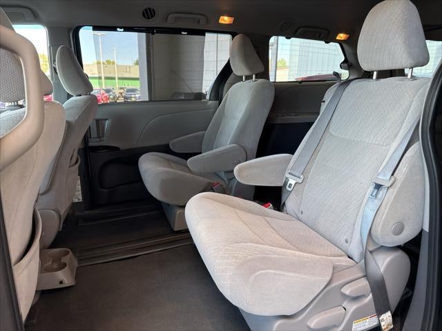 2020 Toyota Sienna LE