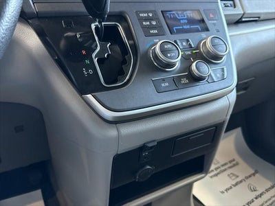 2020 Toyota Sienna LE
