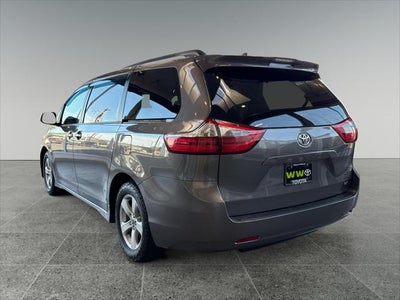 2020 Toyota Sienna LE