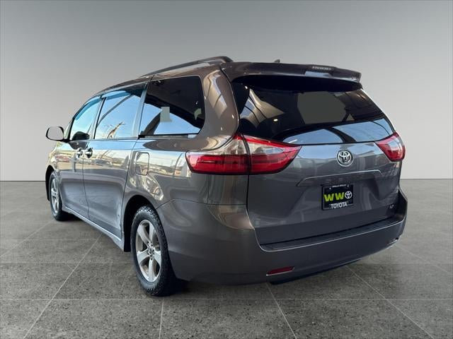 2020 Toyota Sienna LE