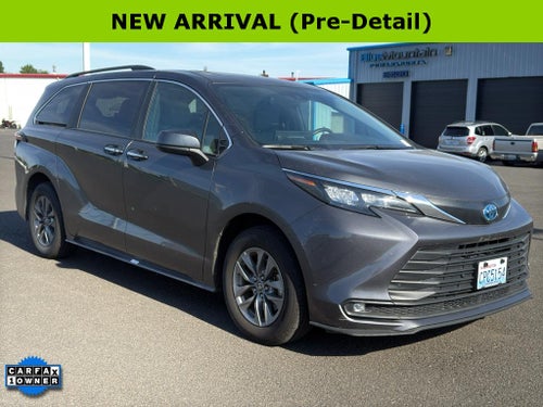 2025 Toyota Sienna XLE