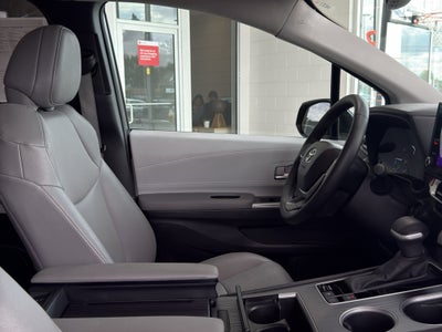 2025 Toyota Sienna XLE
