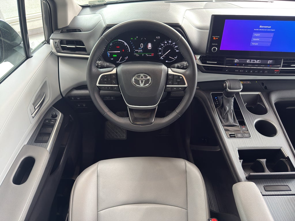 2025 Toyota Sienna XLE