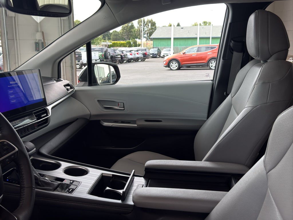 2025 Toyota Sienna XLE