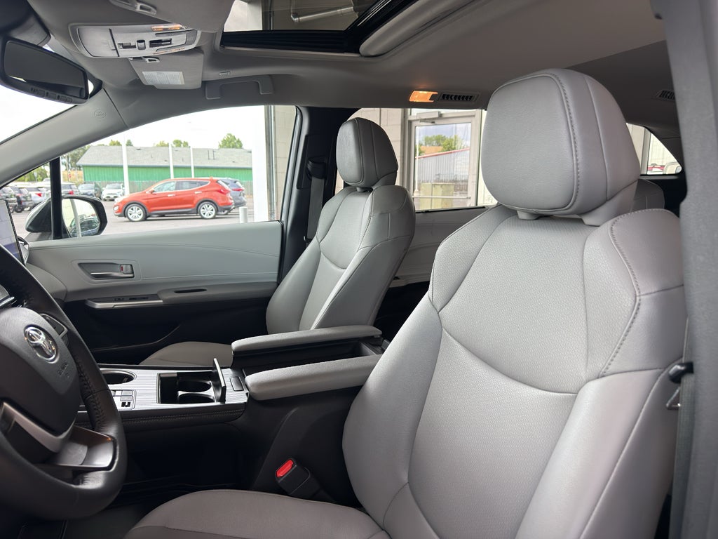 2025 Toyota Sienna XLE