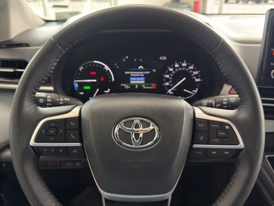 2025 Toyota Sienna XLE