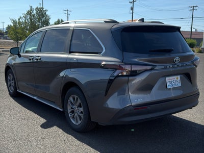 2025 Toyota Sienna XLE