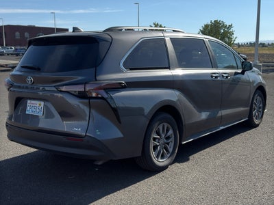 2025 Toyota Sienna XLE