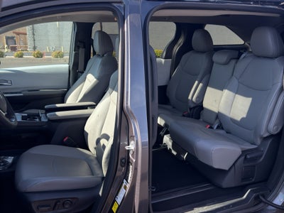 2025 Toyota Sienna XLE