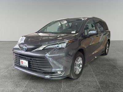 2025 Toyota Sienna XLE