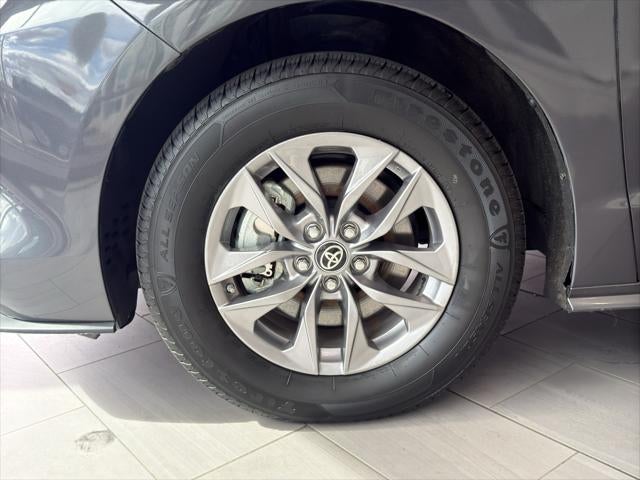 2025 Toyota Sienna XLE