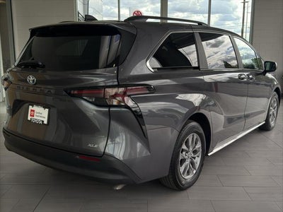 2025 Toyota Sienna XLE
