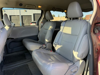 2019 Toyota Sienna XLE