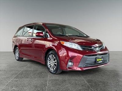 2019 Toyota Sienna XLE