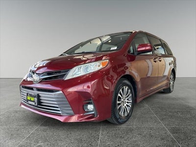 2019 Toyota Sienna XLE