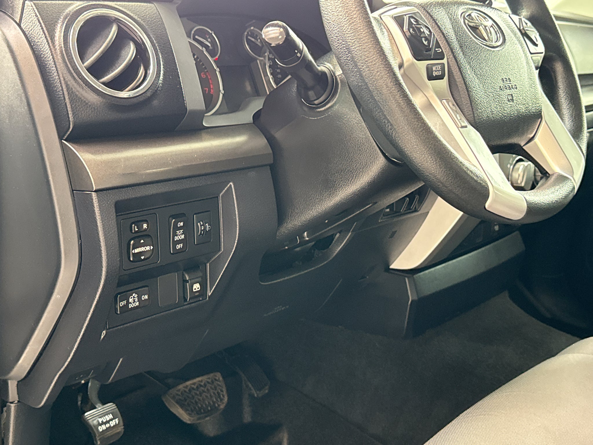 2017 Toyota Tundra SR5