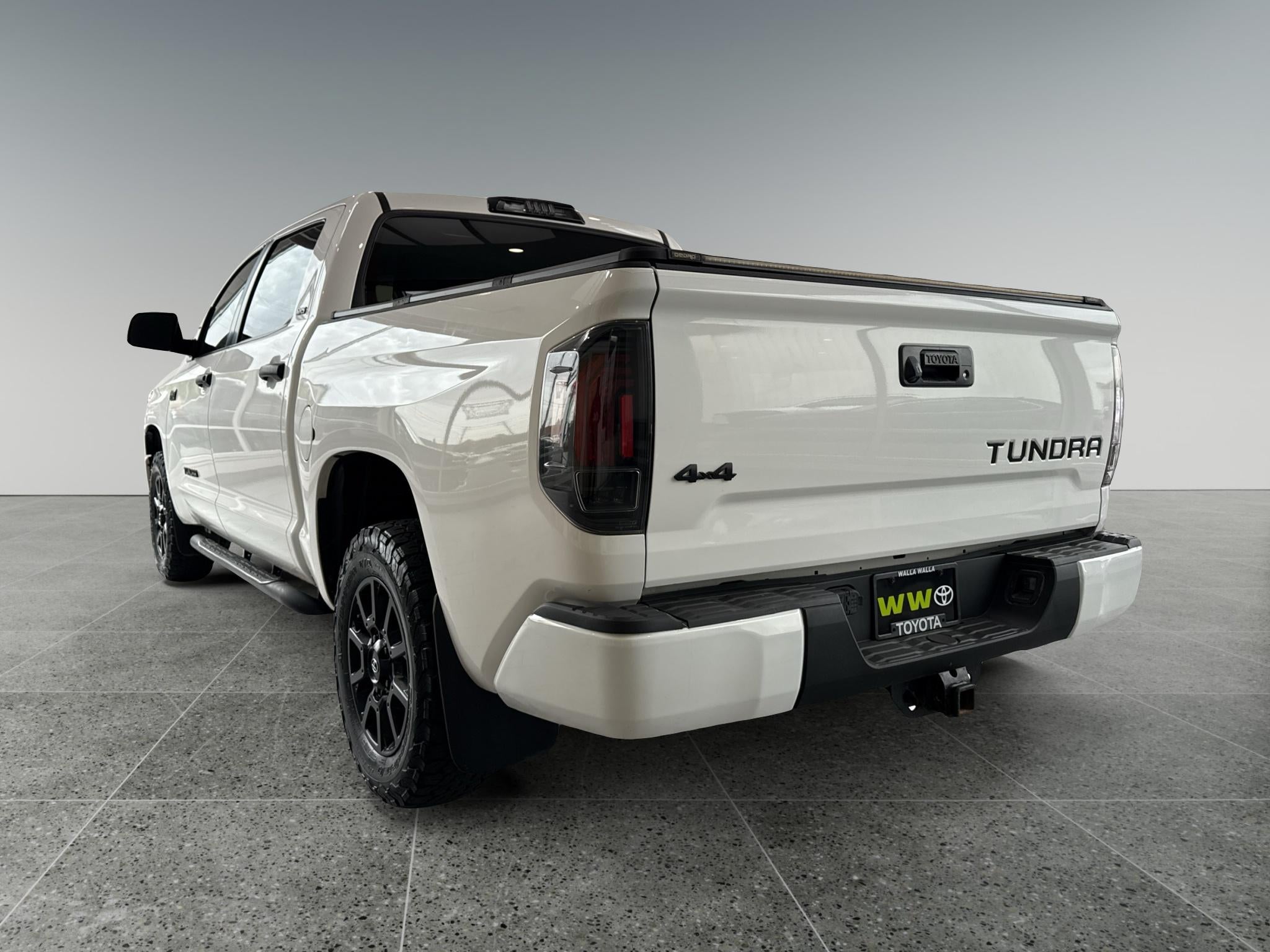 2017 Toyota Tundra SR5