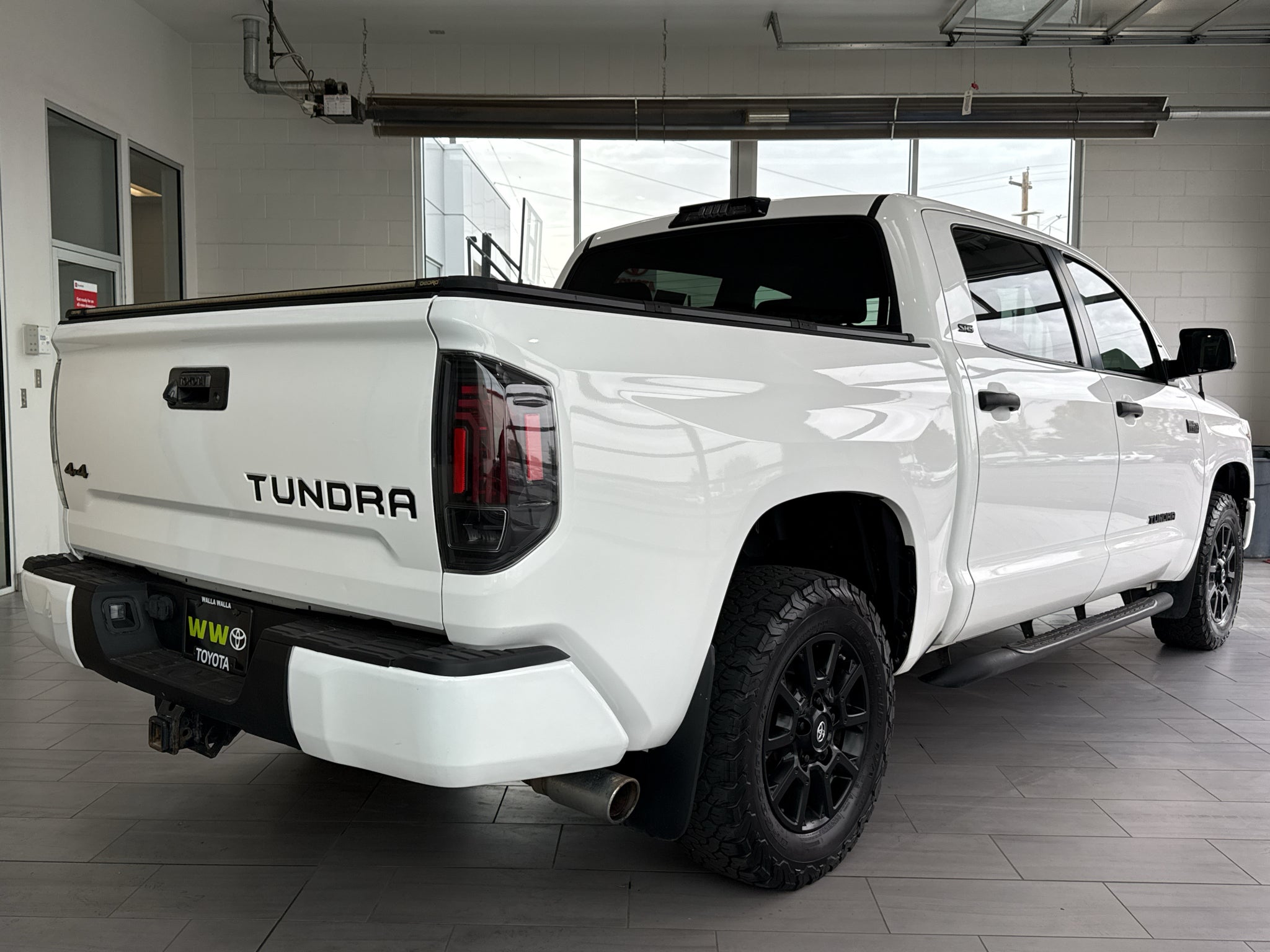 2017 Toyota Tundra SR5