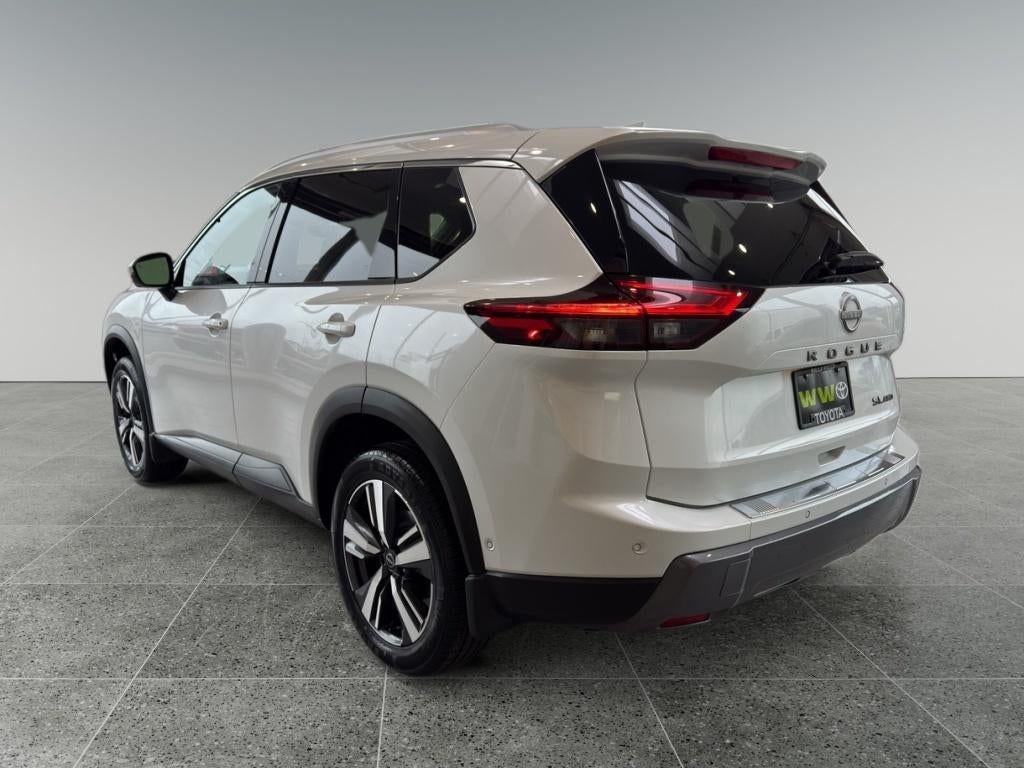 2024 Nissan Rogue SL