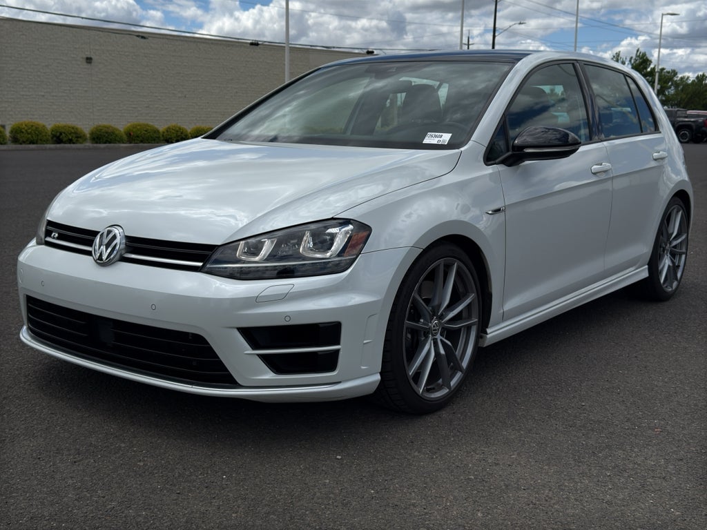 2017 Volkswagen Golf R 4-Door w/DCC & Navigation (M6)