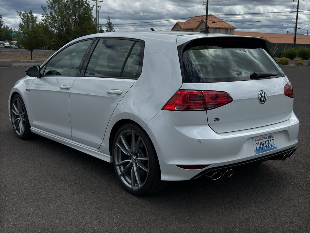 2017 Volkswagen Golf R 4-Door w/DCC & Navigation (M6)